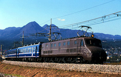 003295.jpg (51990 oCg)